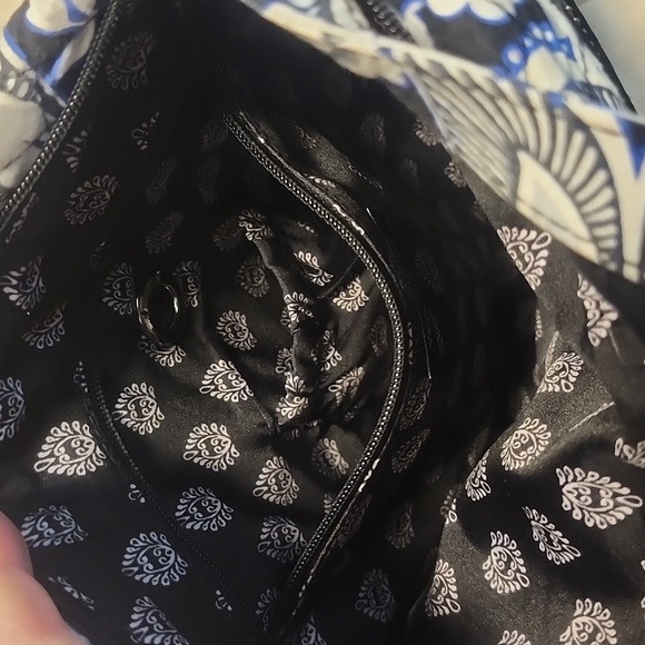 Vera Bradley brand triple zip hipster NWOT - Picture 4 of 4